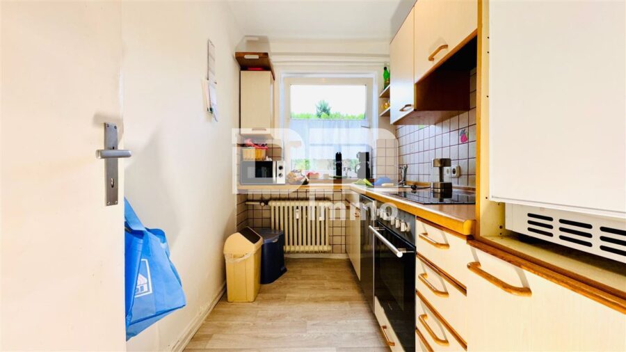 Gepflegtes 1 bis 2 Familienhaus in gefragter Lage mit riesigem Gartengrundstück - WE1 EG Küche